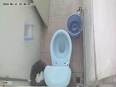 Жесткое русское порно в туалете