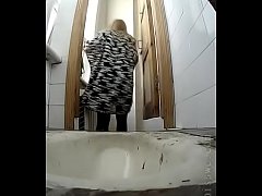 Порно фото зрелых в туалете